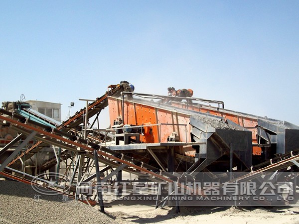 鵝卵石制砂生產線現場 鵝卵石制砂生產線現場