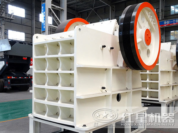 粗碎顎式粉碎機 粗碎顎式粉碎機