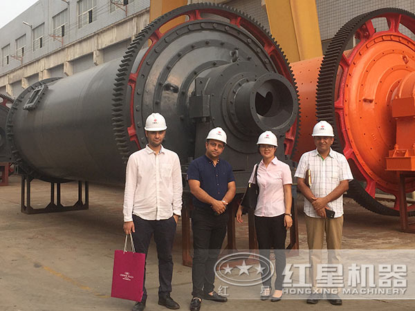 客戶來廠參觀設(shè)備 客戶來廠參觀設(shè)備