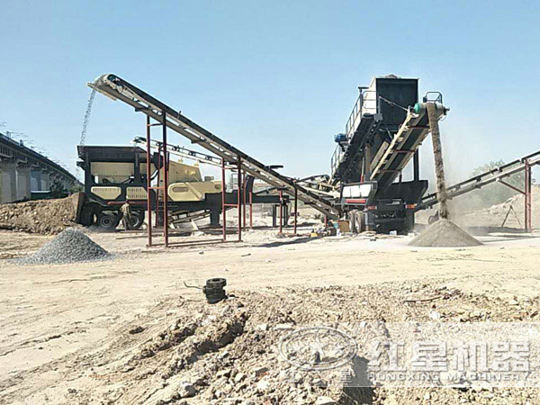 時產100噸移動破碎機作業現場 時產100噸移動破碎機作業現場