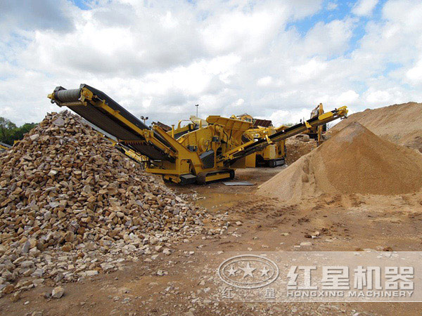 流動式建筑垃圾粉碎機用戶現(xiàn)場 流動式建筑垃圾粉碎機用戶現(xiàn)場