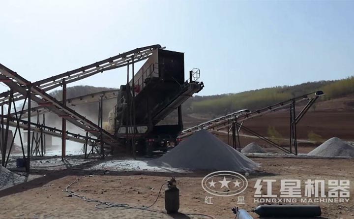 輪胎移動石子破碎機客戶現(xiàn)場 輪胎移動石子破碎機客戶現(xiàn)場