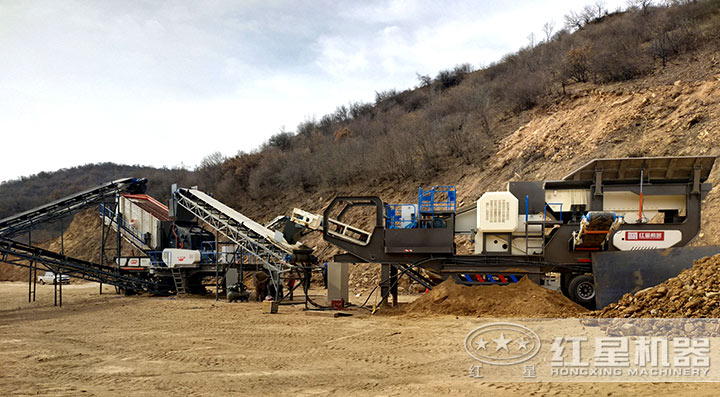 移動破碎機作業(yè)現(xiàn)場 移動破碎機作業(yè)現(xiàn)場