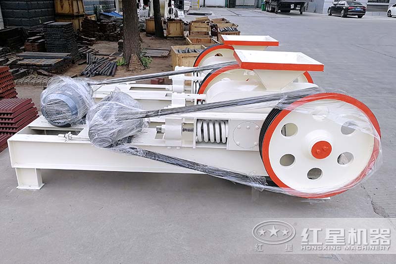 對輥式打沙機(jī) 對輥式打沙機(jī)