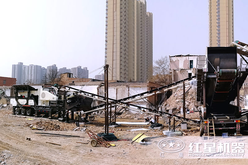 大型建筑垃圾粉碎篩分站客戶現(xiàn)場實(shí)景 大型建筑垃圾粉碎篩分站客戶現(xiàn)場實(shí)景