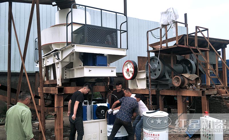 大型機制砂設(shè)備安裝中 大型機制砂設(shè)備安裝中