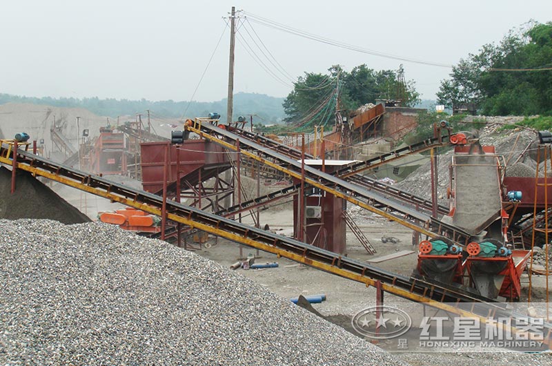 對輥制砂機作業(yè)現(xiàn)場 對輥制砂機作業(yè)現(xiàn)場